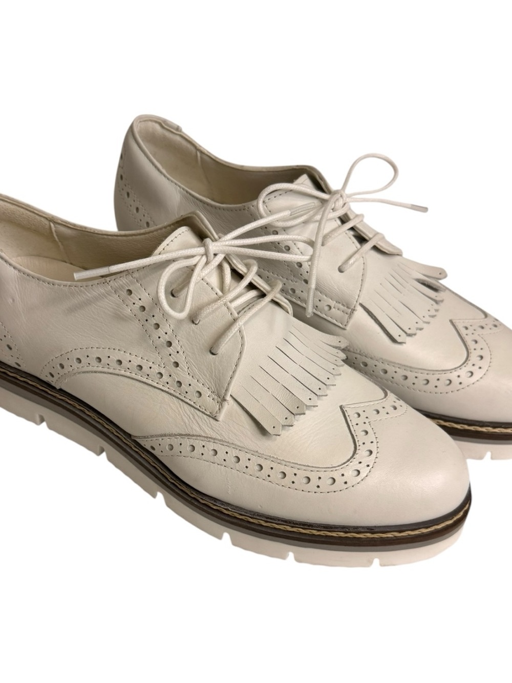 JAFA Fringed Wingtip Lace-Up Flats in Cream